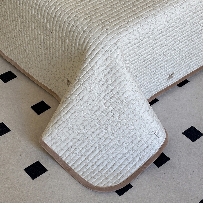 91家纺网 家纺一手货源 找家纺 凌云家纺 2026新款A类13372全棉床盖一面棉一面绒 琉璃