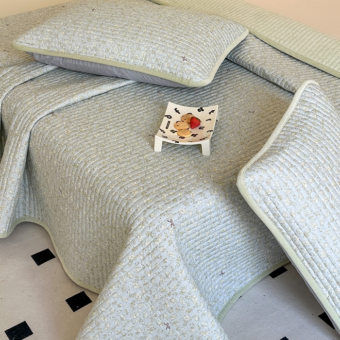 91家纺网 家纺一手货源 找家纺 凌云家纺 2026新款A类13372全棉床盖一面棉一面绒 沐雨倾城