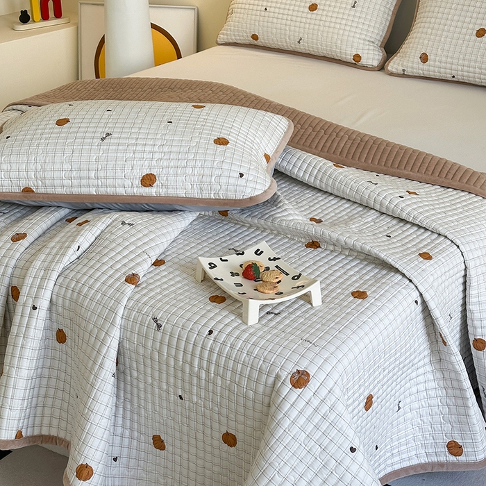 91家纺网 家纺一手货源 找家纺 凌云家纺 2026新款A类13372全棉床盖一面棉一面绒 南瓜可可