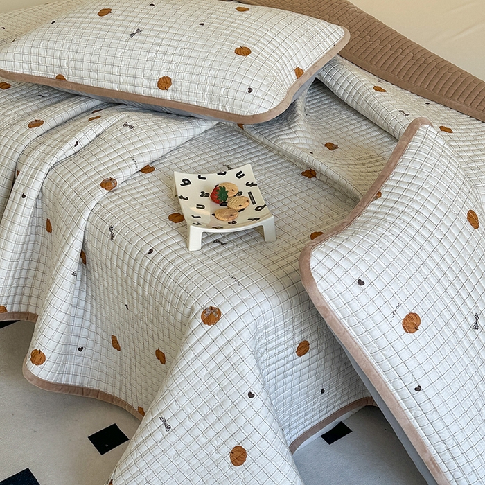 91家纺网 家纺一手货源 找家纺 凌云家纺 2026新款A类13372全棉床盖一面棉一面绒 南瓜可可