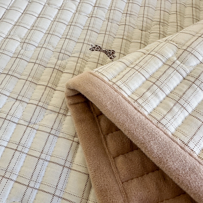 91家纺网 家纺一手货源 找家纺 凌云家纺 2026新款A类13372全棉床盖一面棉一面绒 南瓜可可