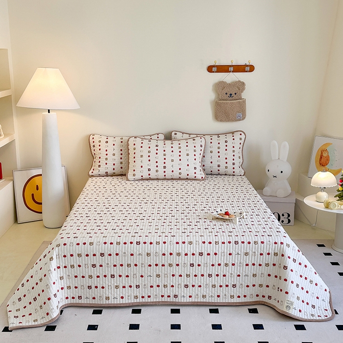 91家纺网 家纺一手货源 找家纺 凌云家纺 2026新款A类13372全棉床盖一面棉一面绒 苹果乐园