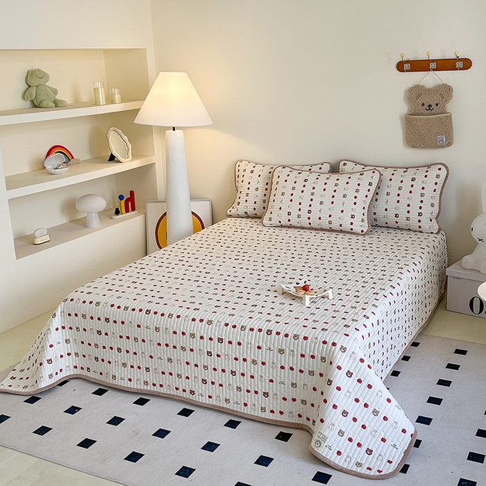 91家纺网 家纺一手货源 找家纺 凌云家纺 2026新款A类13372全棉床盖一面棉一面绒 苹果乐园