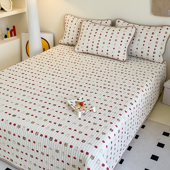 91家纺网 家纺一手货源 找家纺 凌云家纺 2026新款A类13372全棉床盖一面棉一面绒 苹果乐园