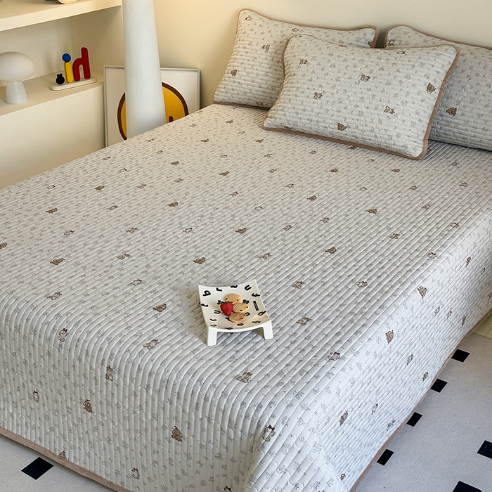 91家纺网 家纺一手货源 找家纺 凌云家纺 2026新款A类13372全棉床盖一面棉一面绒 游园日记