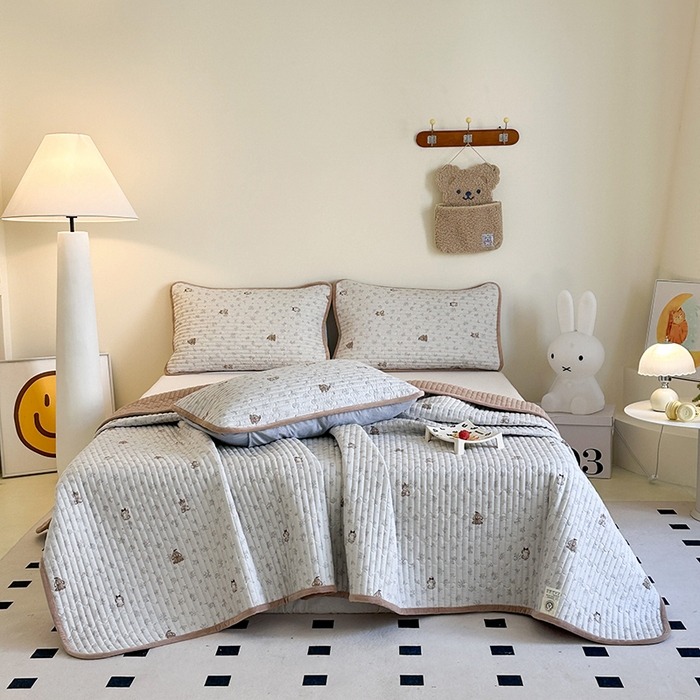 91家纺网 家纺一手货源 找家纺 凌云家纺 2026新款A类13372全棉床盖一面棉一面绒 游园日记