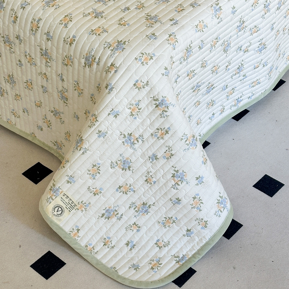 91家纺网 家纺一手货源 找家纺 凌云家纺 2026新款A类13372全棉床盖一面棉一面绒 沐雅清风