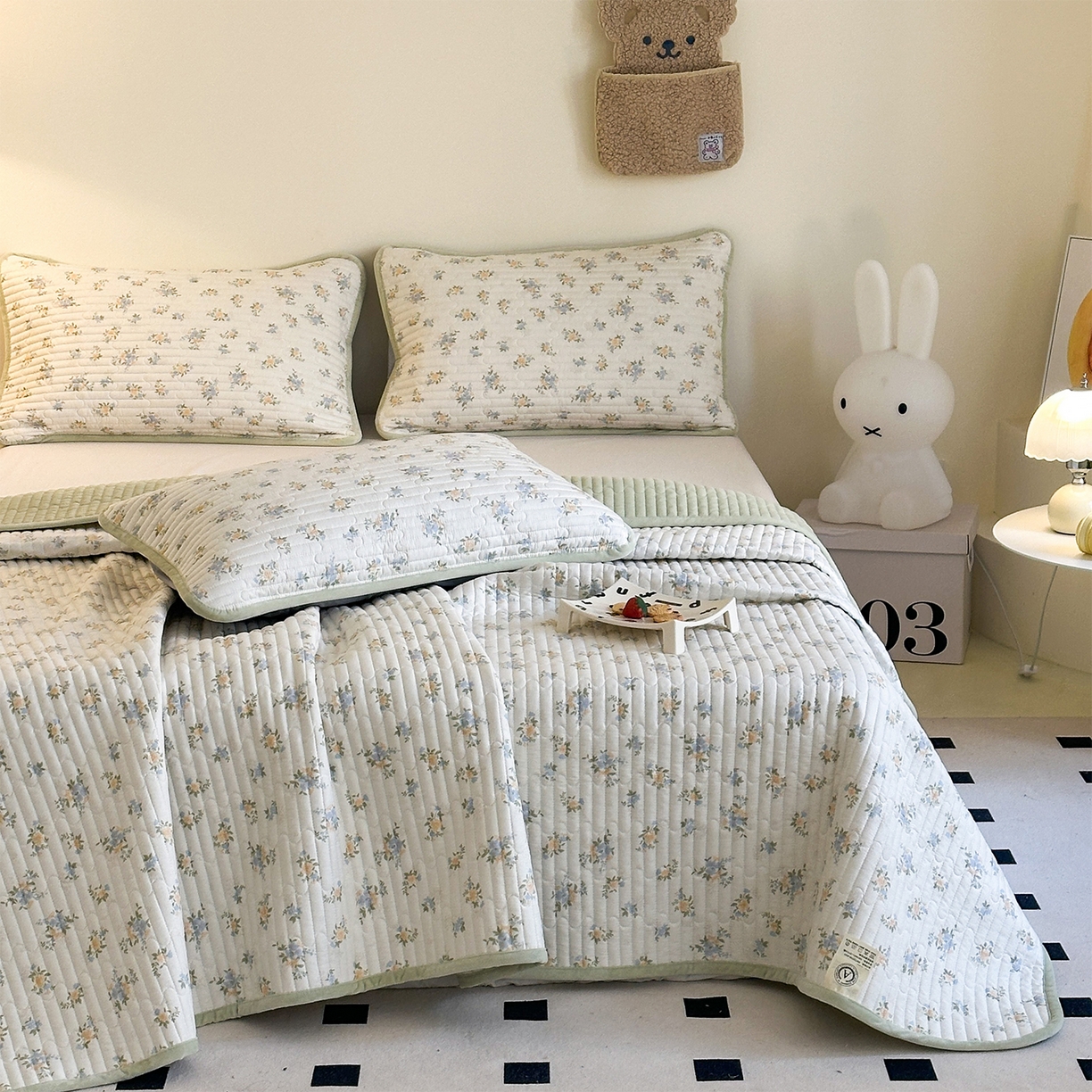 91家纺网 家纺一手货源 找家纺 凌云家纺 2026新款A类13372全棉床盖一面棉一面绒 沐雅清风