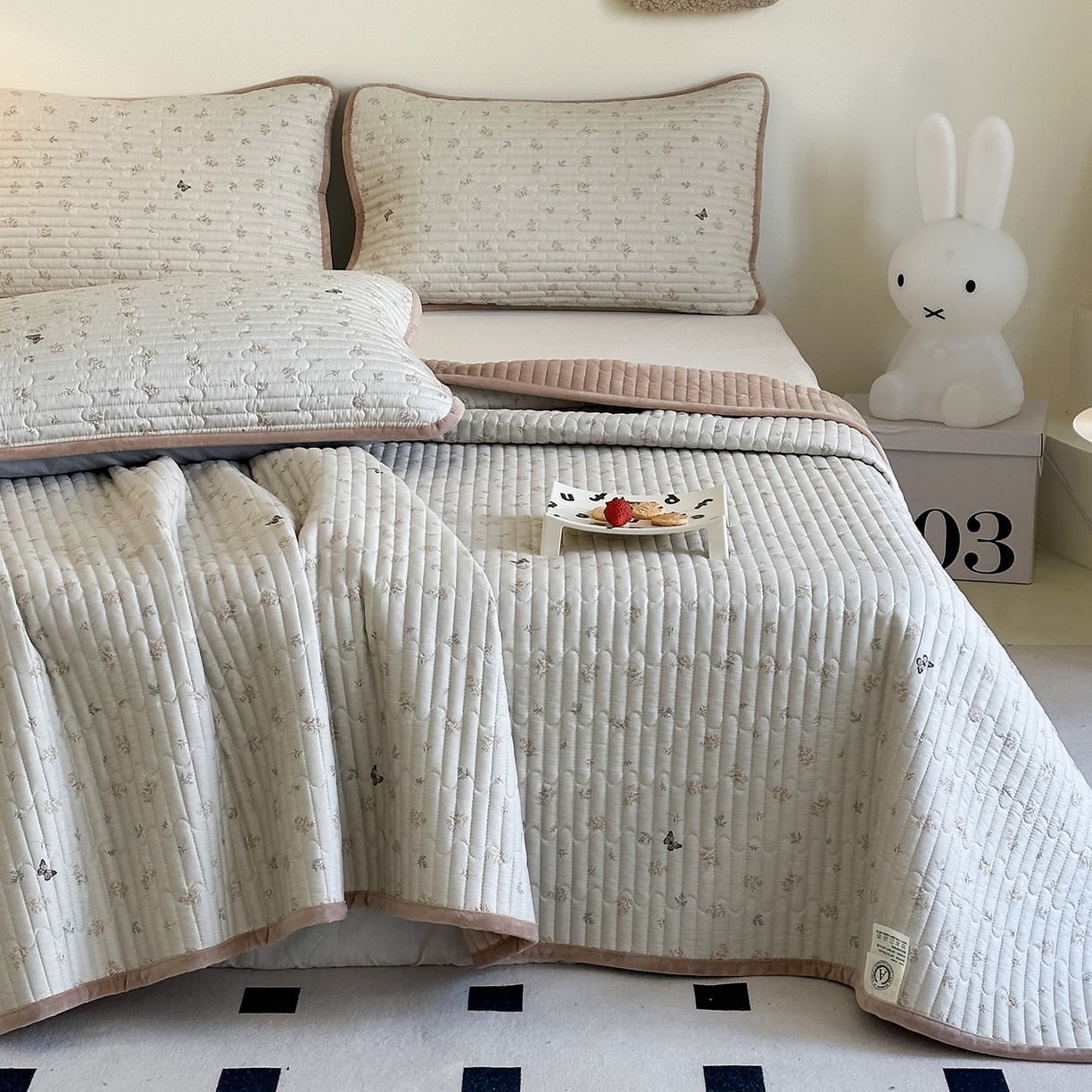 91家纺网 家纺一手货源 找家纺 凌云家纺 2026新款A类13372全棉床盖一面棉一面绒 奢香夫人