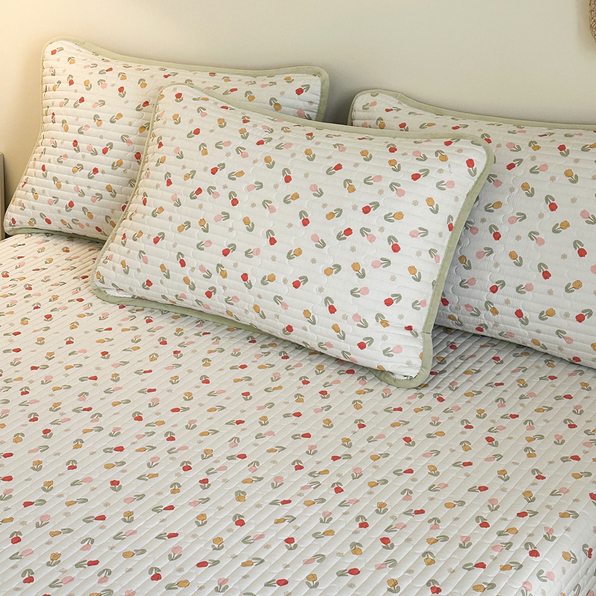 91家纺网 家纺一手货源 找家纺 凌云家纺 2026新款A类13372全棉床盖一面棉一面绒 郁金香