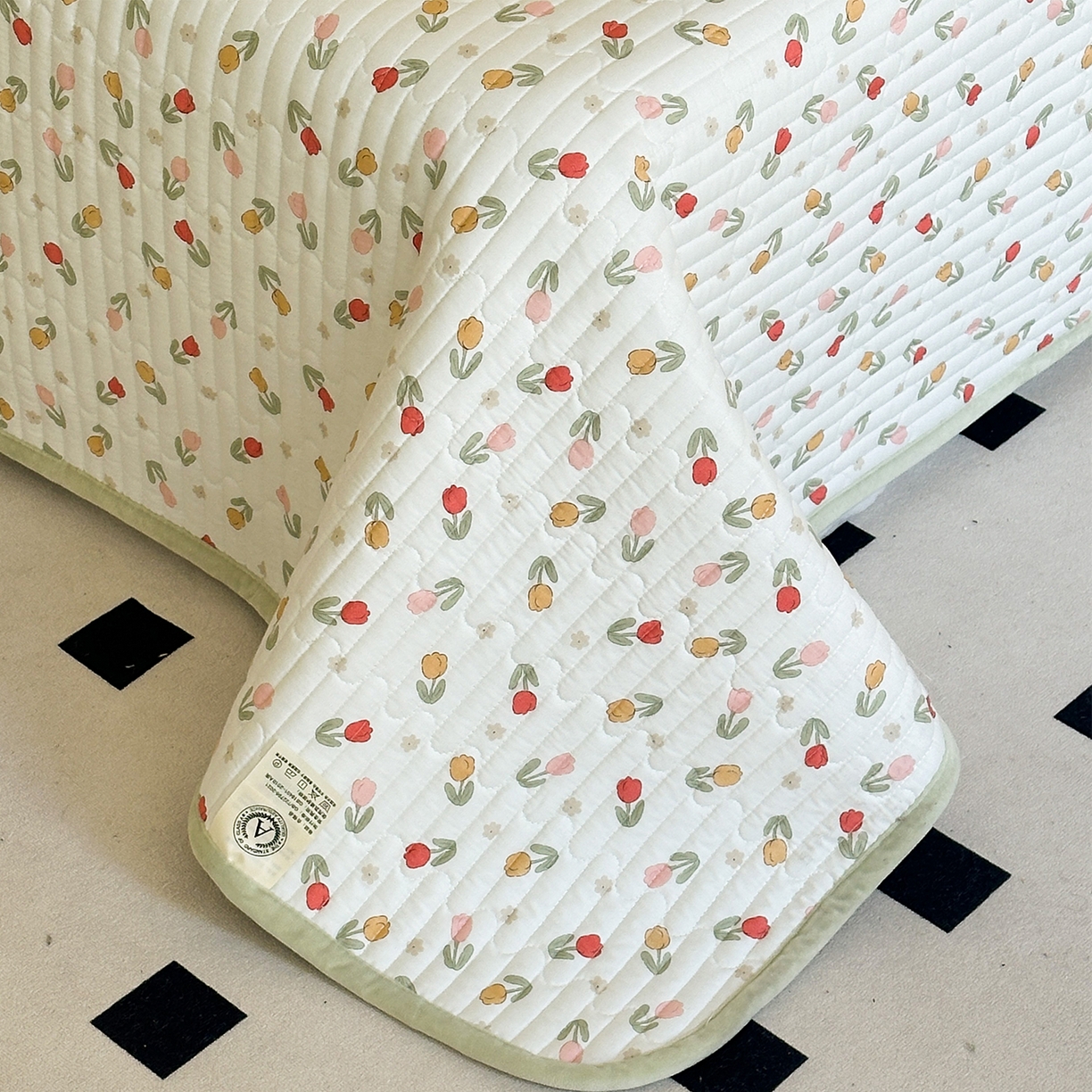 91家纺网 家纺一手货源 找家纺 凌云家纺 2026新款A类13372全棉床盖一面棉一面绒 郁金香