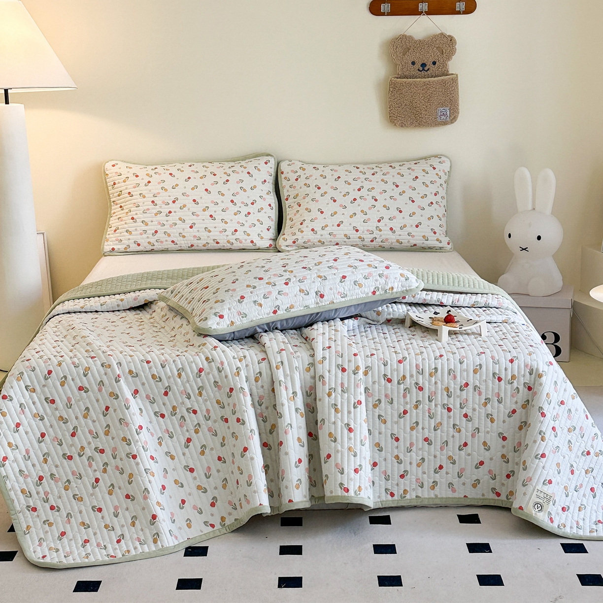 91家纺网 家纺一手货源 找家纺 凌云家纺 2026新款A类13372全棉床盖一面棉一面绒 郁金香