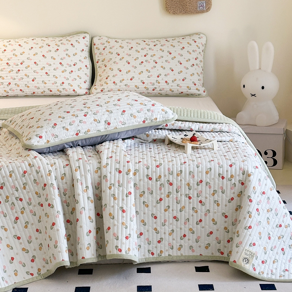 91家纺网 家纺一手货源 找家纺 凌云家纺 2026新款A类13372全棉床盖一面棉一面绒 郁金香