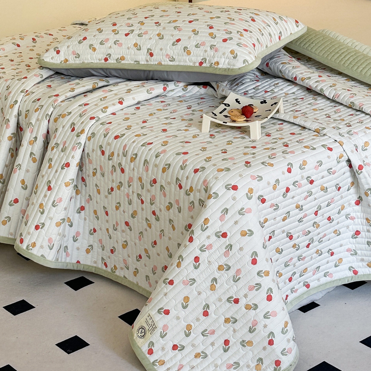 91家纺网 家纺一手货源 找家纺 凌云家纺 2026新款A类13372全棉床盖一面棉一面绒 郁金香