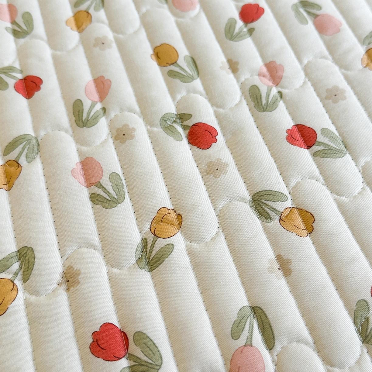 91家纺网 家纺一手货源 找家纺 凌云家纺 2026新款A类13372全棉床盖一面棉一面绒 郁金香