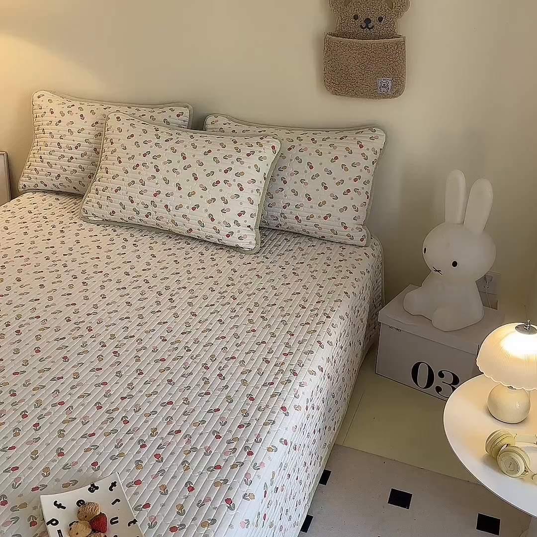 91家纺网 家纺一手货源 找家纺 凌云家纺 2026新款A类13372全棉床盖一面棉一面绒 郁金香