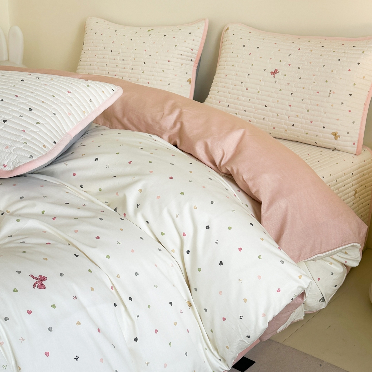 91家纺网 家纺一手货源 找家纺 凌云家纺 2026新款A类13372全棉床盖四件套 怦然心动