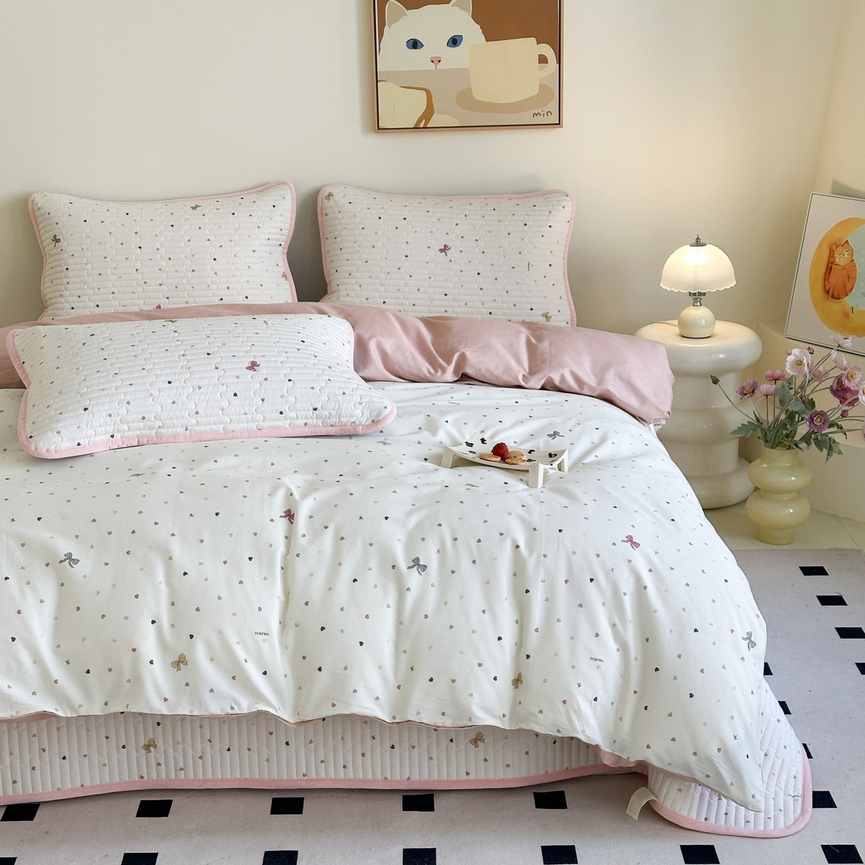 91家纺网 家纺一手货源 找家纺 凌云家纺 2026新款A类13372全棉床盖四件套 怦然心动