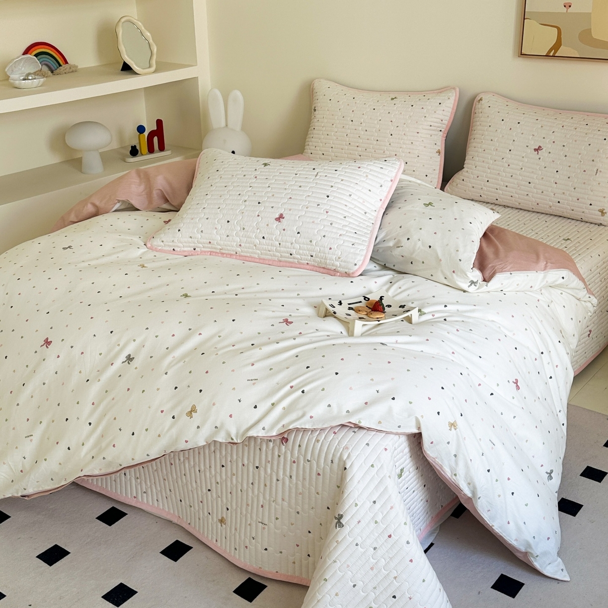 91家纺网 家纺一手货源 找家纺 凌云家纺 2026新款A类13372全棉床盖四件套 怦然心动