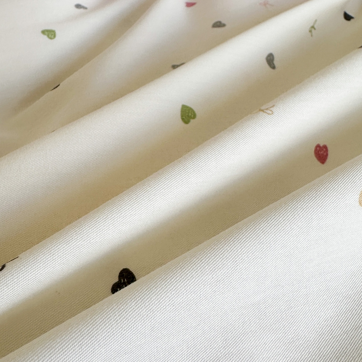 91家纺网 家纺一手货源 找家纺 凌云家纺 2026新款A类13372全棉床盖四件套 怦然心动