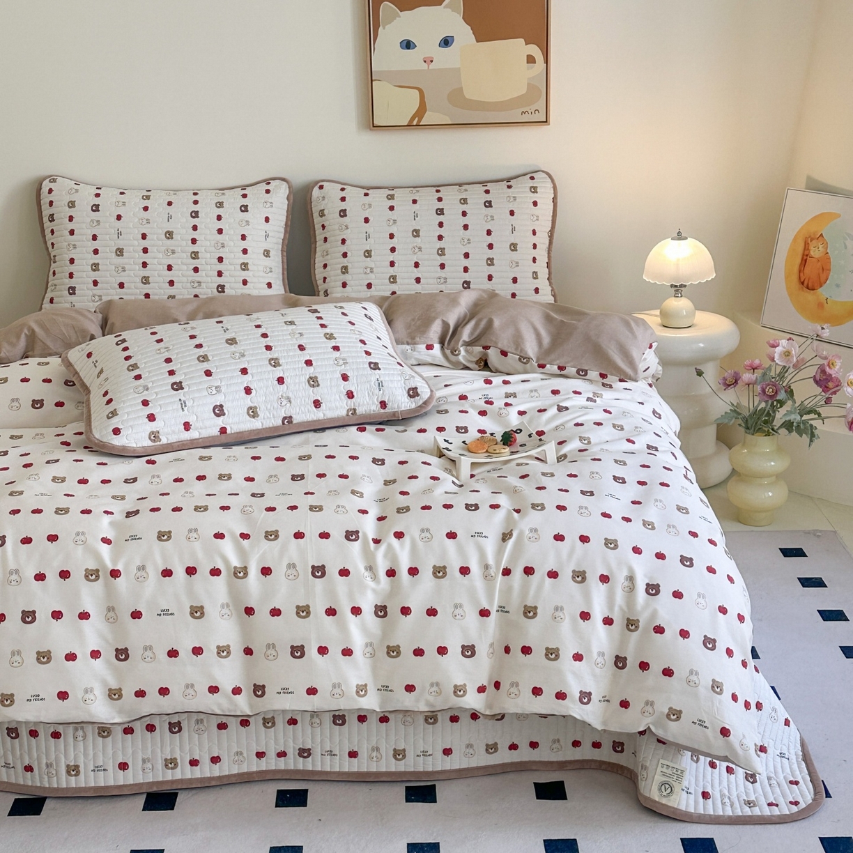 91家纺网 家纺一手货源 找家纺 凌云家纺 2026新款A类13372全棉床盖四件套 苹果乐园