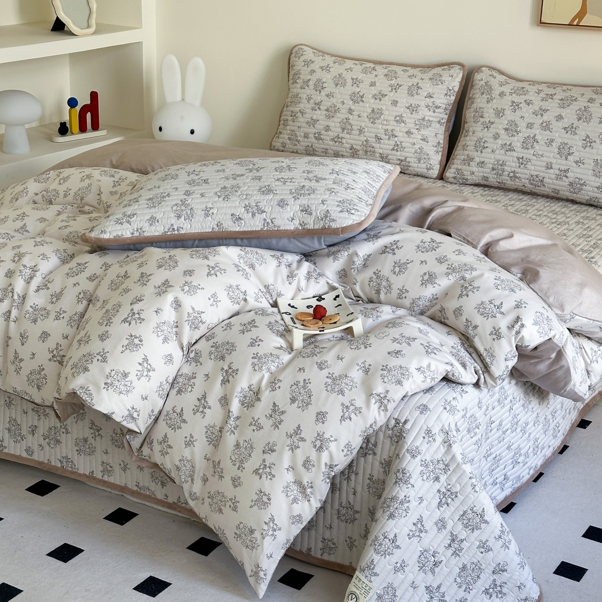 91家纺网 家纺一手货源 找家纺 凌云家纺 2026新款A类13372全棉床盖四件套 花韵