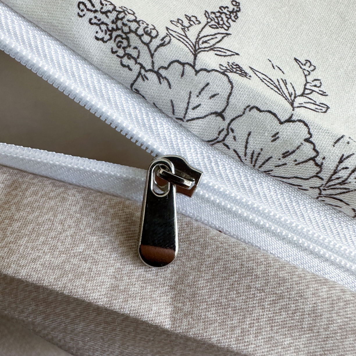 91家纺网 家纺一手货源 找家纺 凌云家纺 2026新款A类13372全棉床盖四件套 花韵