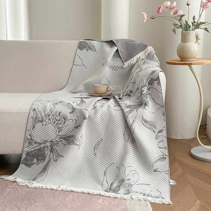 91家纺网 家纺一手货源 找家纺 凌云家纺 2026新款全棉纯棉双层有氧纱大提花流苏毯披肩毯毛毯毯子 花开十分-灰