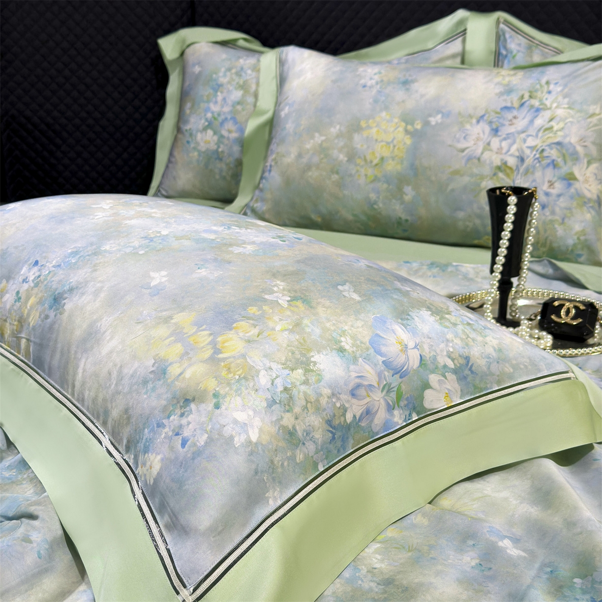 91家纺网 家纺一手货源 找家纺 朵希曼 2026新款60天丝镂空夏被四件套系列（控价：夏被线上券后不低于239 夏被四件套线上券后不低于369) 晨露