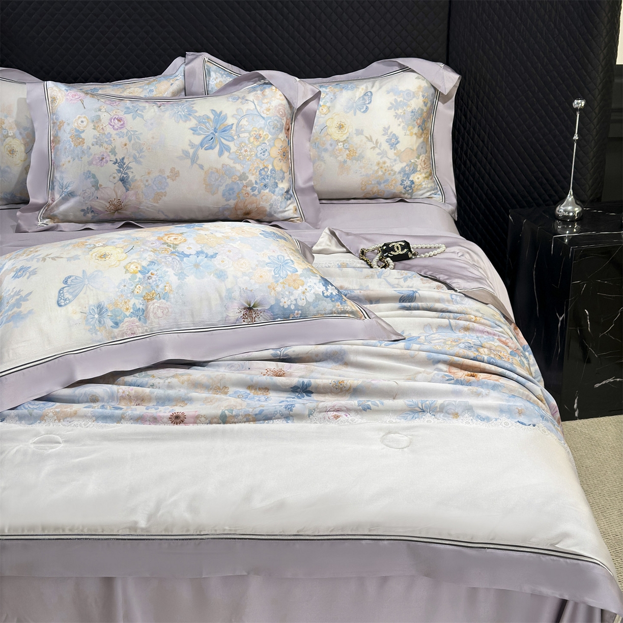 91家纺网 家纺一手货源 找家纺 朵希曼 2026新款60天丝镂空夏被四件套系列（控价：夏被线上券后不低于239 夏被四件套线上券后不低于369) 晨曦