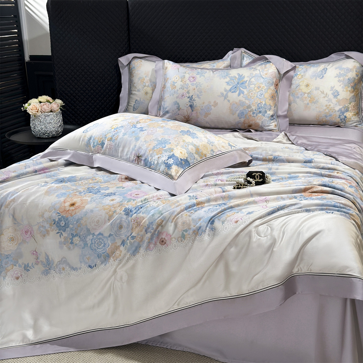 91家纺网 家纺一手货源 找家纺 朵希曼 2026新款60天丝镂空夏被四件套系列（控价：夏被线上券后不低于239 夏被四件套线上券后不低于369) 晨曦