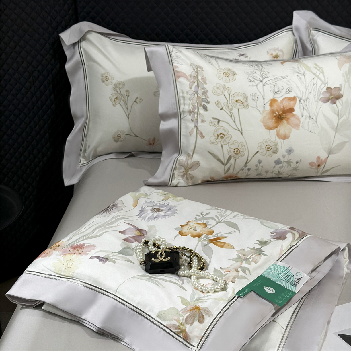 91家纺网 家纺一手货源 找家纺 朵希曼 2026新款60天丝镂空夏被四件套系列（控价：夏被线上券后不低于239 夏被四件套线上券后不低于369) 花颂