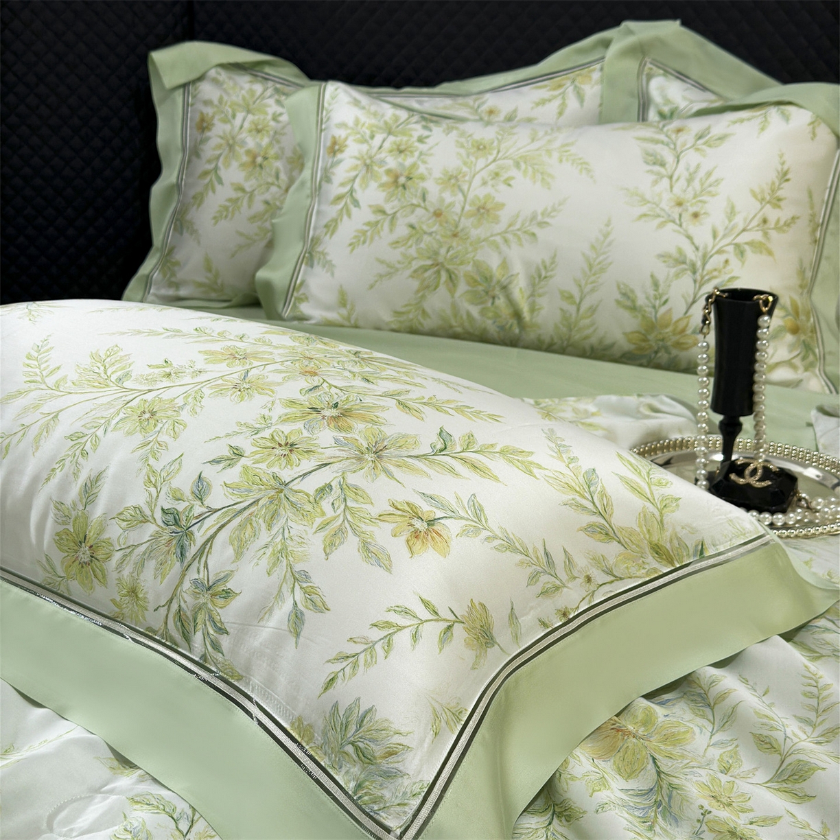 91家纺网 家纺一手货源 找家纺 朵希曼 2026新款60天丝镂空夏被四件套系列（控价：夏被线上券后不低于239 夏被四件套线上券后不低于369) 加利晨光