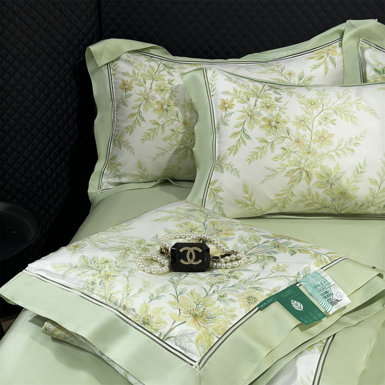 91家纺网 家纺一手货源 找家纺 朵希曼 2026新款60天丝镂空夏被四件套系列（控价：夏被线上券后不低于239 夏被四件套线上券后不低于369) 加利晨光