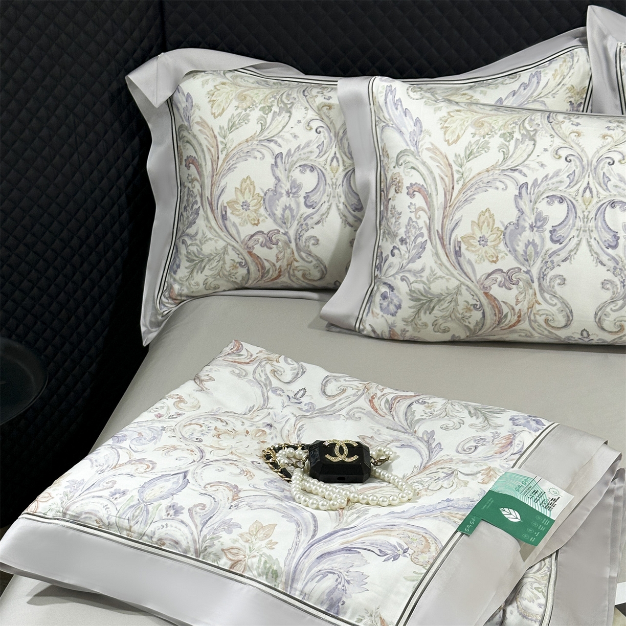 91家纺网 家纺一手货源 找家纺 朵希曼 2026新款60天丝镂空夏被四件套系列（控价：夏被线上券后不低于239 夏被四件套线上券后不低于369) 槿悦