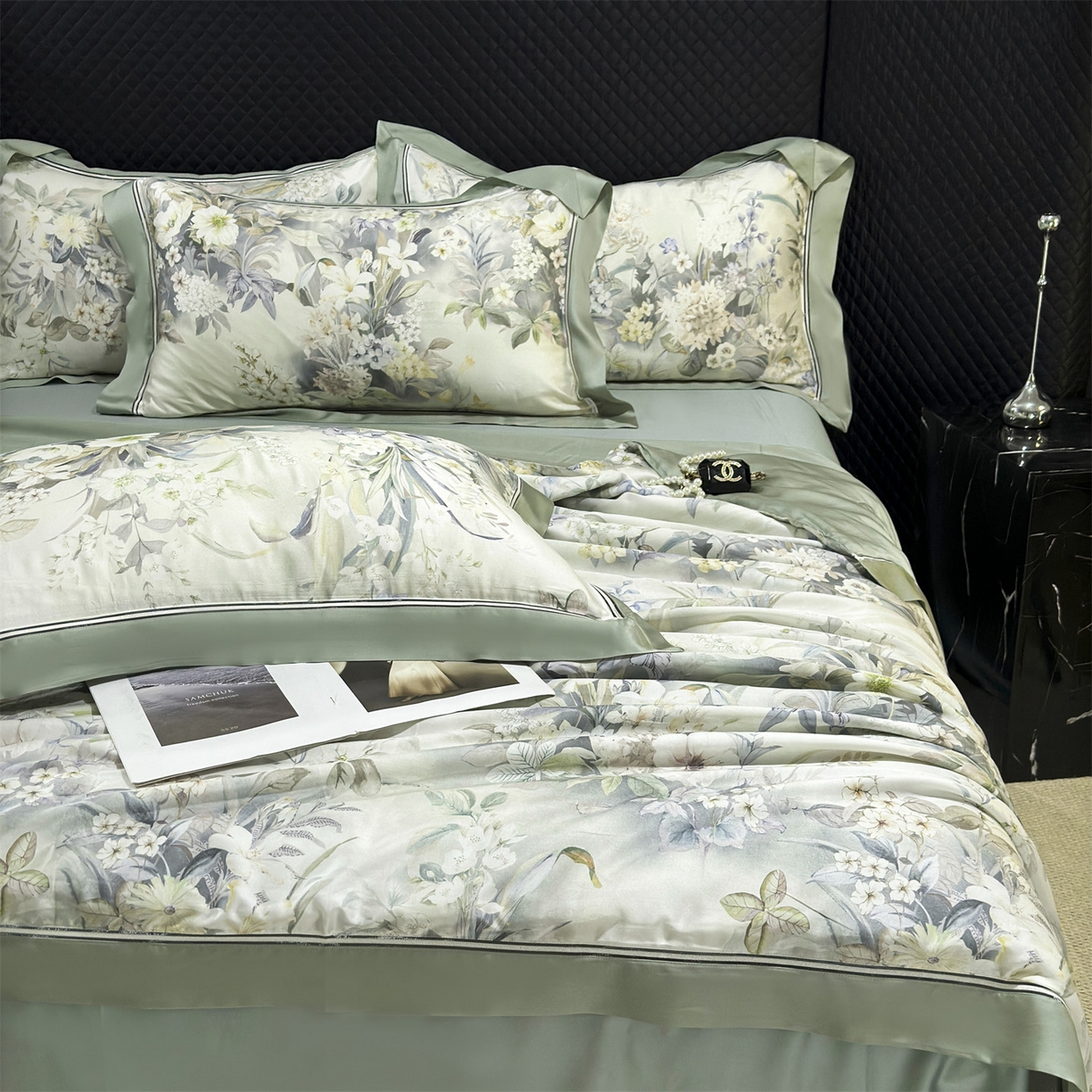 91家纺网 家纺一手货源 找家纺 朵希曼 2026新款60天丝镂空夏被四件套系列（控价：夏被线上券后不低于239 夏被四件套线上券后不低于369) 铃兰