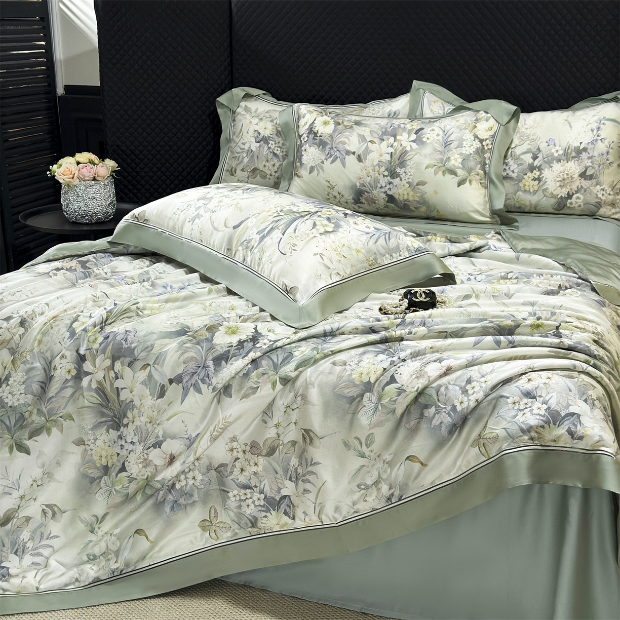 91家纺网 家纺一手货源 找家纺 朵希曼 2026新款60天丝镂空夏被四件套系列（控价：夏被线上券后不低于239 夏被四件套线上券后不低于369) 铃兰