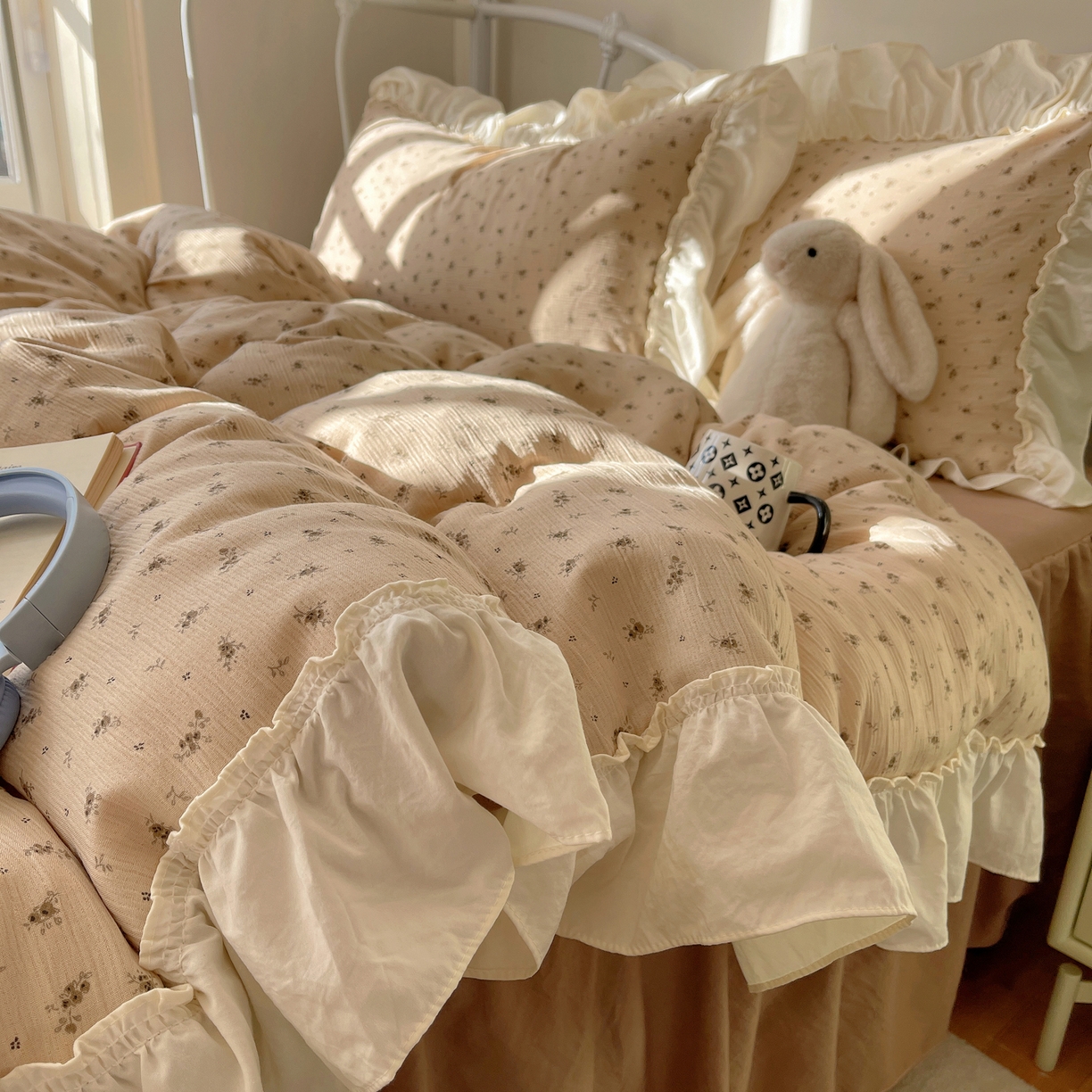 91家纺网 家纺一手货源 找家纺 轻奢坊 2026新款皱皱纱韩系碎花法式花边四件套 花漾卡其