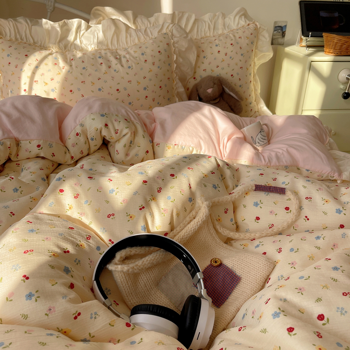 91家纺网 家纺一手货源 找家纺 轻奢坊 2026新款皱皱纱韩系碎花法式花边四件套 花漾点点