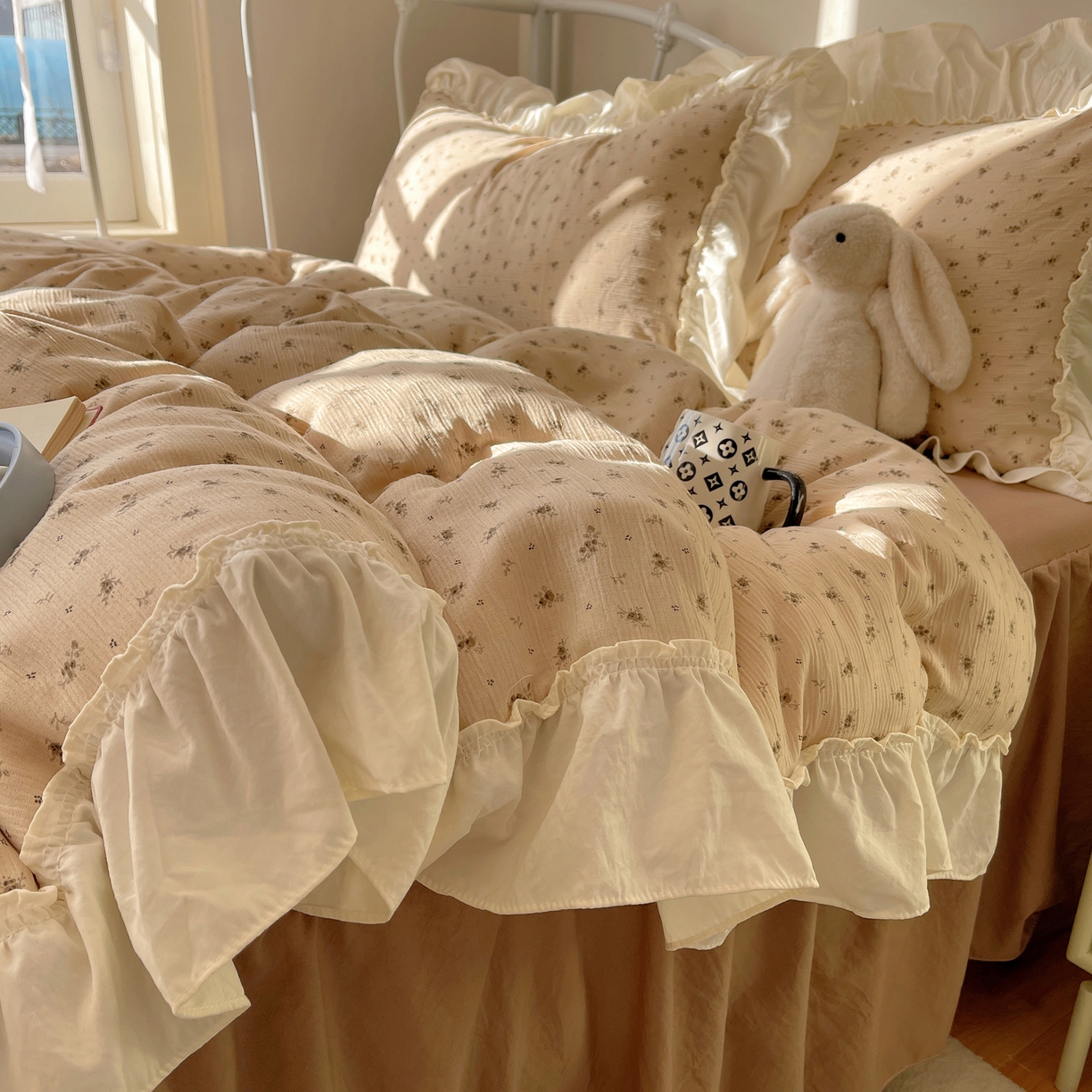 91家纺网 家纺一手货源 找家纺 轻奢坊 2026新款皱皱纱韩系碎花法式花边四件套 花漾卡其