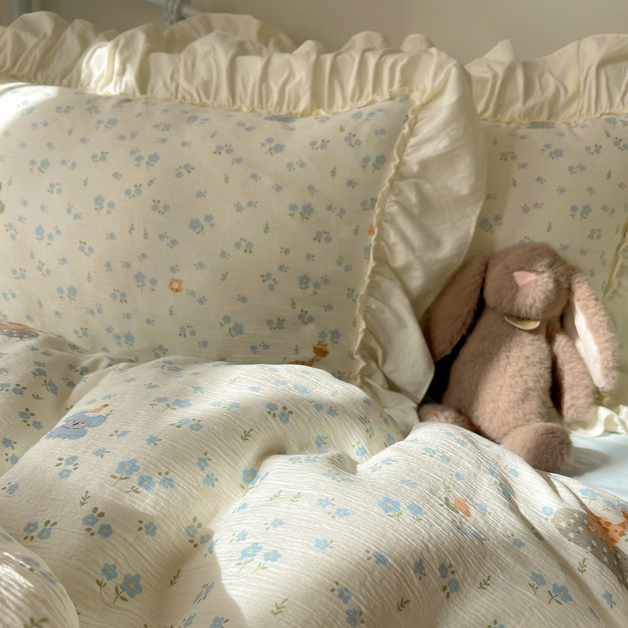 91家纺网 家纺一手货源 找家纺 轻奢坊 2026新款皱皱纱韩系碎花法式花边四件套 花漾星球