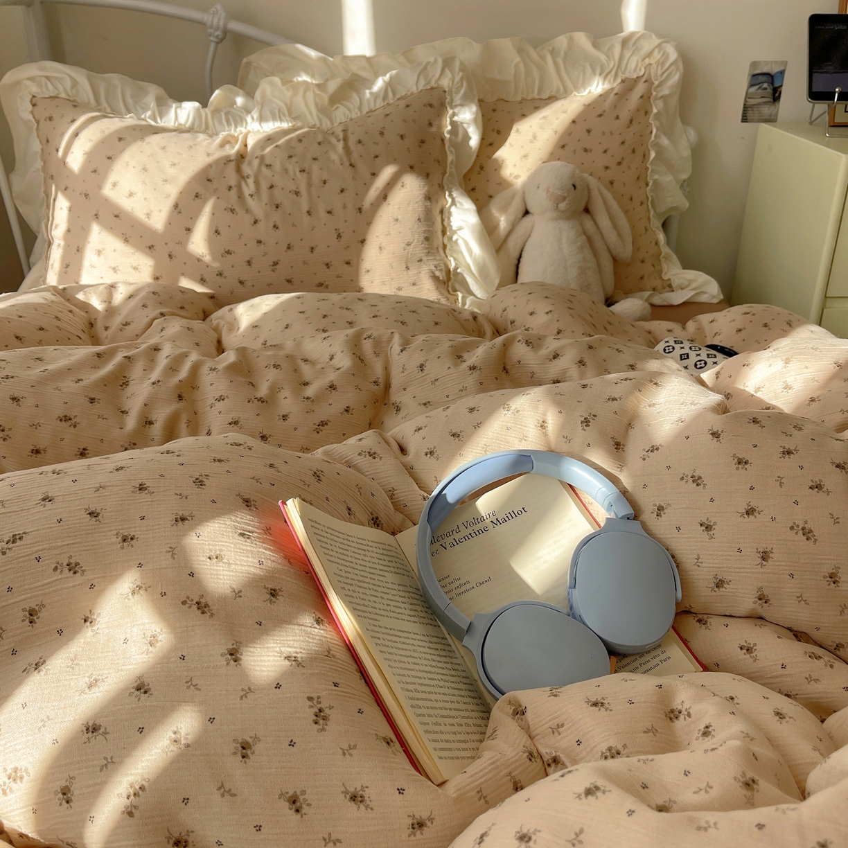 91家纺网 家纺一手货源 找家纺 轻奢坊 2026新款皱皱纱韩系碎花法式花边四件套 花漾卡其