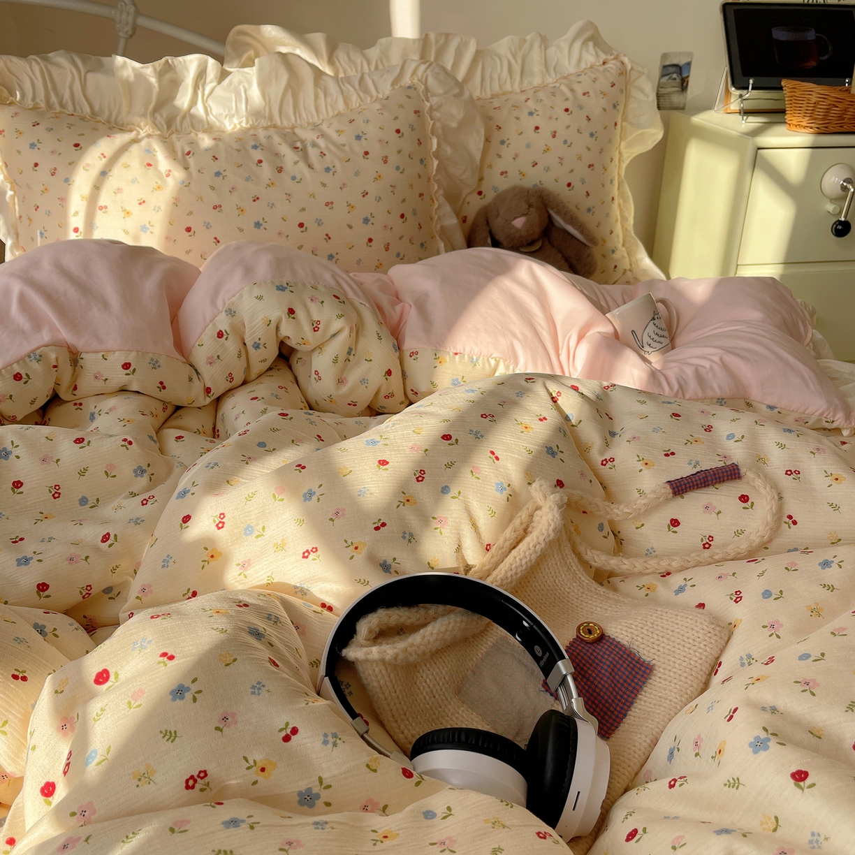 91家纺网 家纺一手货源 找家纺 轻奢坊 2026新款皱皱纱韩系碎花法式花边四件套 花漾点点