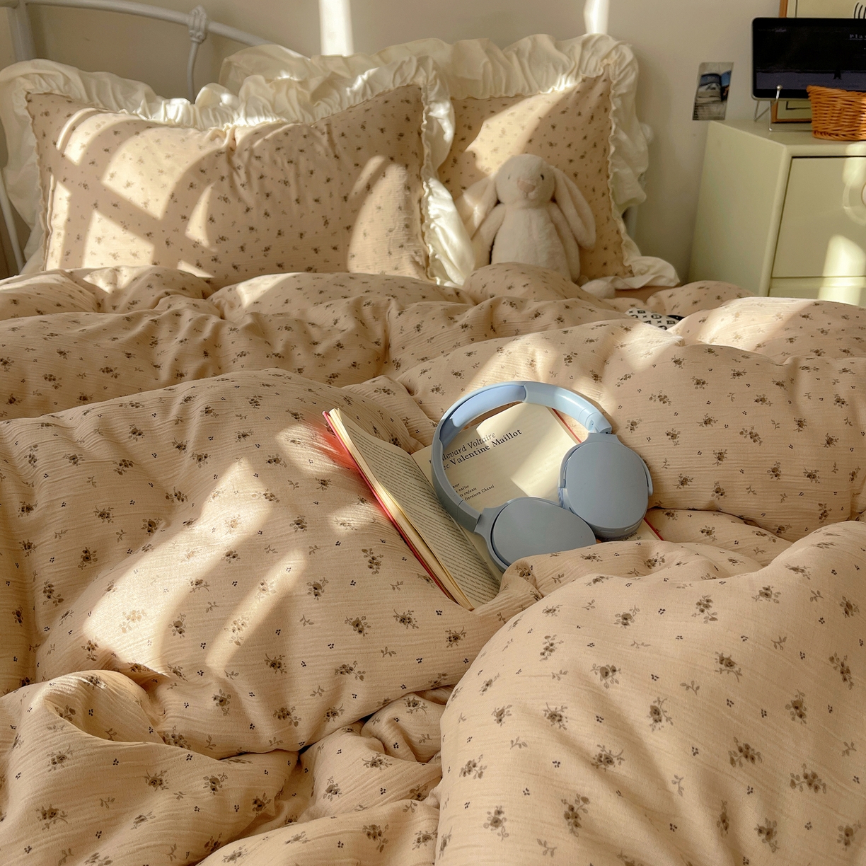 91家纺网 家纺一手货源 找家纺 轻奢坊 2026新款皱皱纱韩系碎花法式花边四件套 花漾卡其