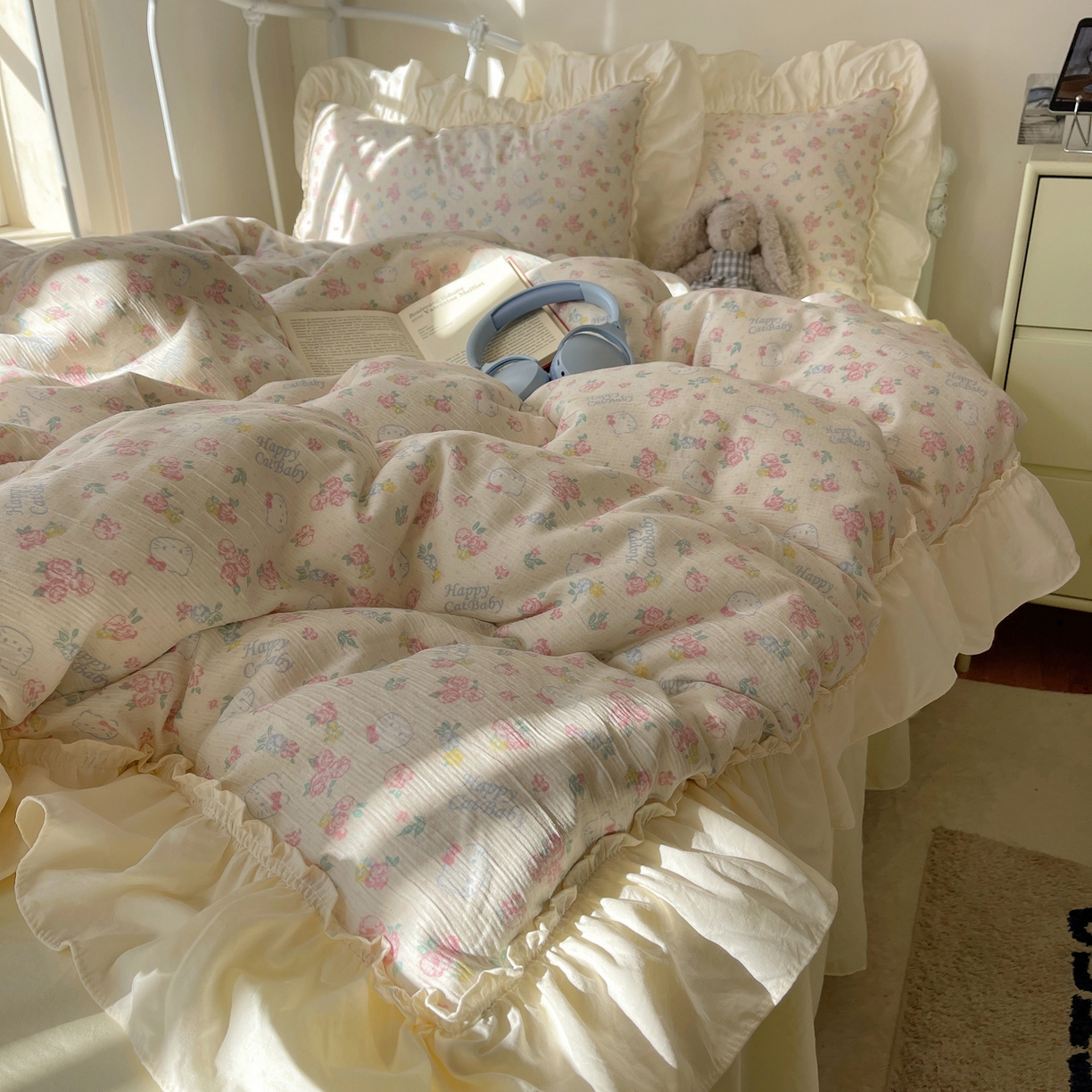 91家纺网 家纺一手货源 找家纺 轻奢坊 2026新款皱皱纱韩系碎花法式花边四件套 花漾粉猫