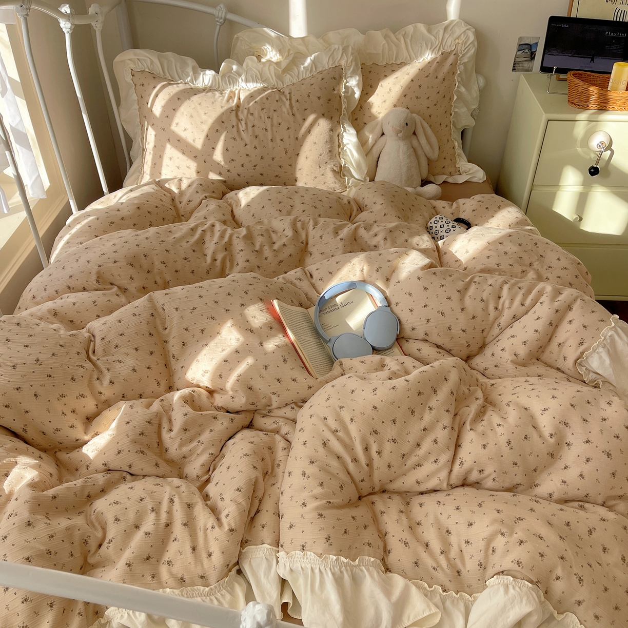 91家纺网 家纺一手货源 找家纺 轻奢坊 2026新款皱皱纱韩系碎花法式花边四件套 花漾卡其