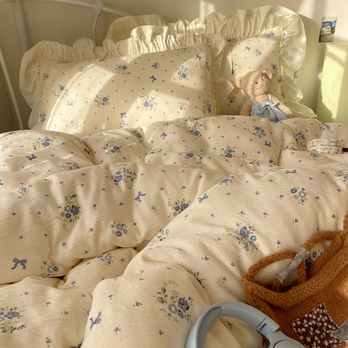 91家纺网 家纺一手货源 找家纺 轻奢坊 2026新款皱皱纱韩系碎花法式花边四件套 花漾蓝风