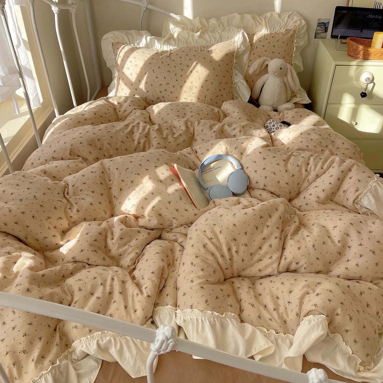 91家纺网 家纺一手货源 找家纺 轻奢坊 2026新款皱皱纱韩系碎花法式花边四件套 花漾卡其