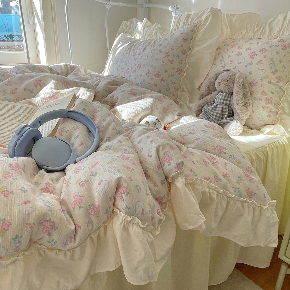 91家纺网 家纺一手货源 找家纺 轻奢坊 2026新款皱皱纱韩系碎花法式花边四件套 花漾粉猫