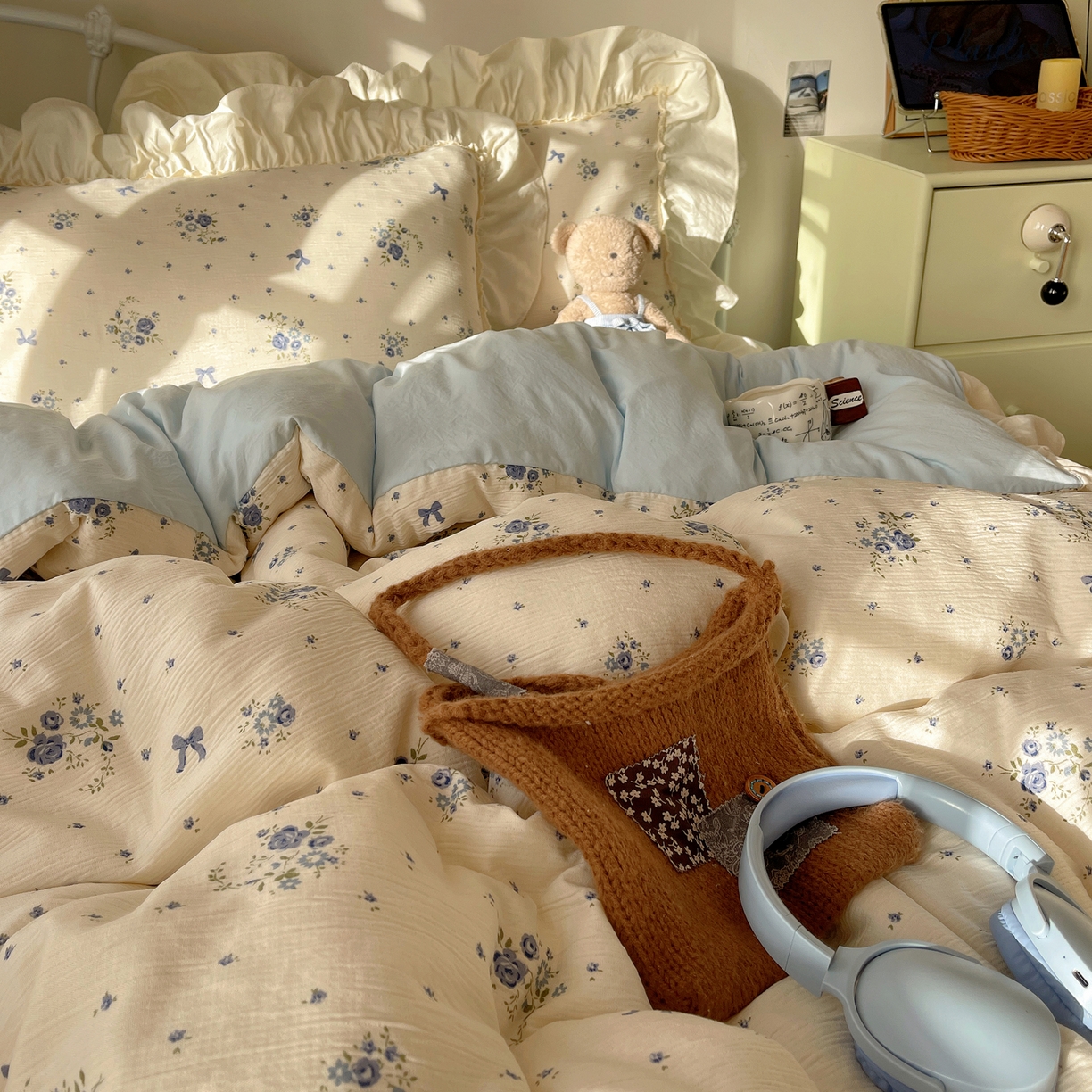 91家纺网 家纺一手货源 找家纺 轻奢坊 2026新款皱皱纱韩系碎花法式花边四件套 花漾蓝风